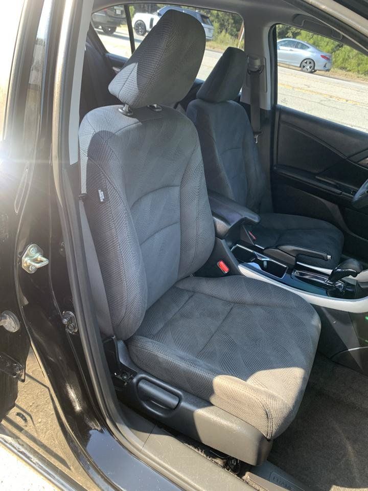 Used 2017 Honda Accord EX image 9