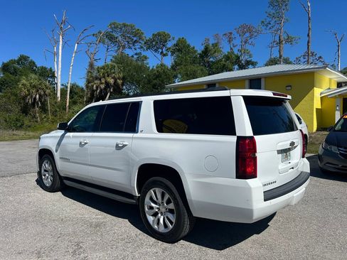 Used 2017 Chevrolet Suburban LT RWD image 5