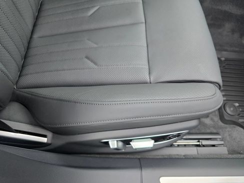 New 2026 Audi A8 L 3.0T AWD/4WD image 19