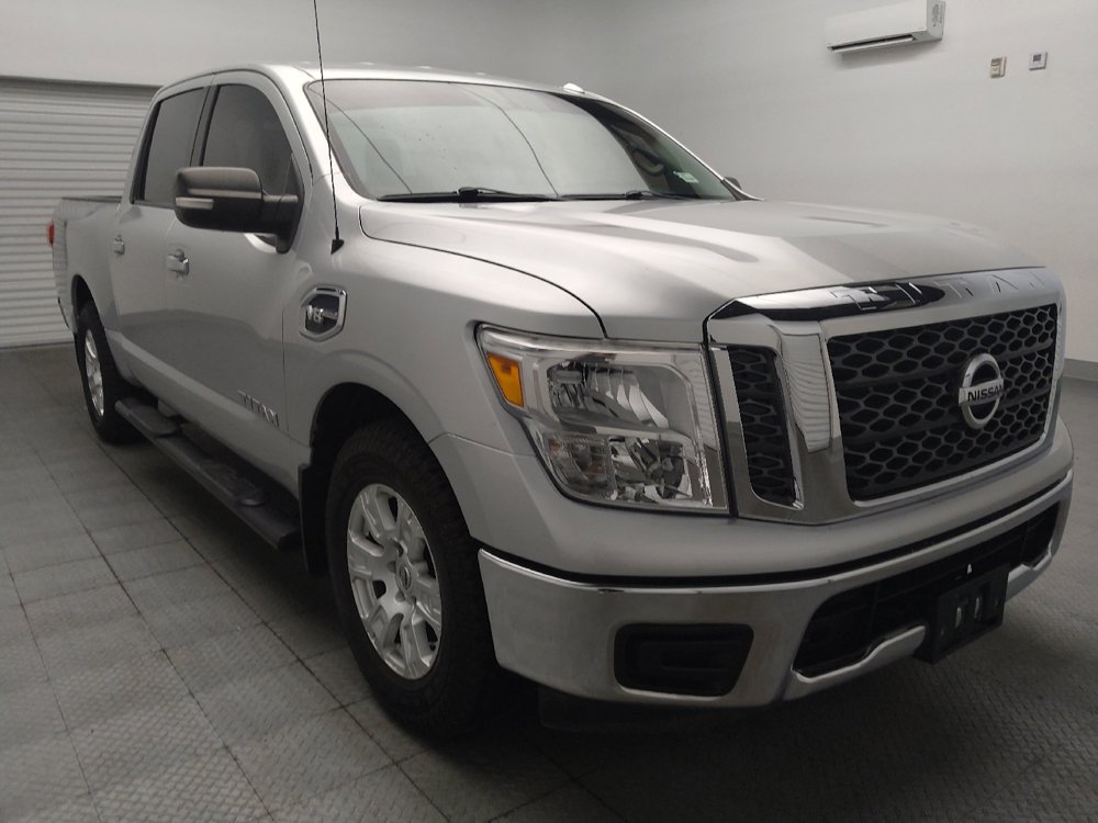 Used 2017 Nissan Titan SV RWD image 13