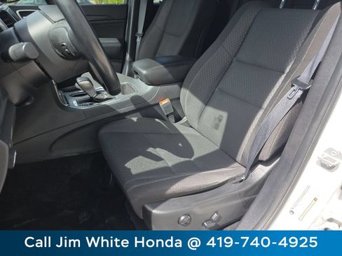 Used 2020 Jeep Grand Cherokee Laredo w/ Security & Convenience Group AWD/4WD image 25