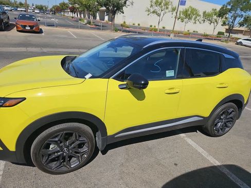 Used 2025 Nissan Kicks SR AWD/4WD image 4
