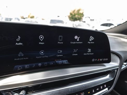 Used 2024 Cadillac Lyriq Luxury RWD image 11