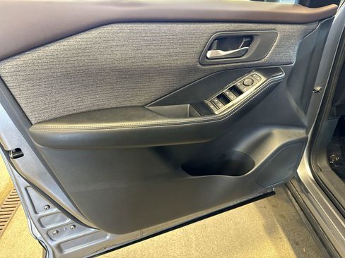 Certified 2022 Nissan Rogue SV image 21