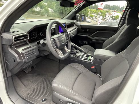 Certified 2026 Toyota 4Runner SR5 AWD/4WD image 9