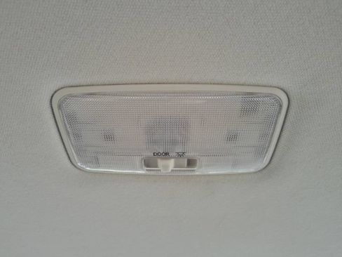 Used 2022 Toyota Corolla LE FWD image 27
