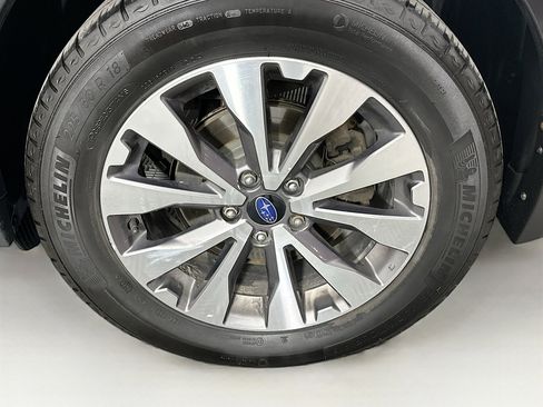 Used 2019 Subaru Outback 3.6R Touring AWD/4WD image 11