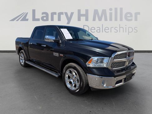 Used 2017 RAM 1500 Laramie w/ Convenience Group AWD/4WD image 7