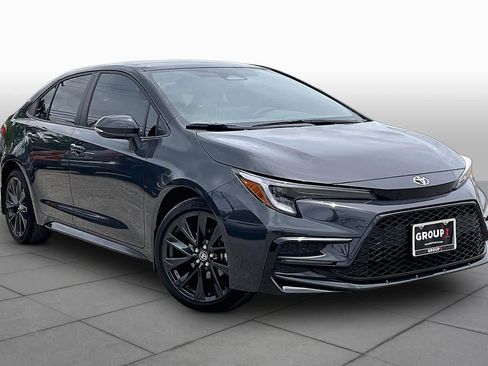 Used 2026 Toyota Corolla SE w/ SE Premium Package FWD image 3