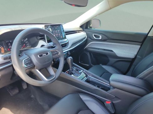 Used 2022 Jeep Compass Latitude w/ Sun and Sound Group AWD/4WD image 13