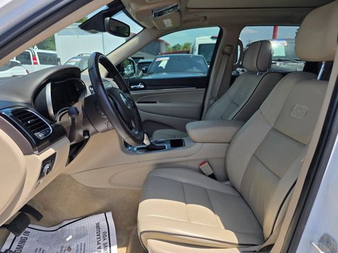 Used 2019 Jeep Grand Cherokee Overland RWD image 29