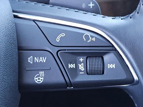 Used 2019 Audi Q5 Prestige w/ Prestige Package image 16