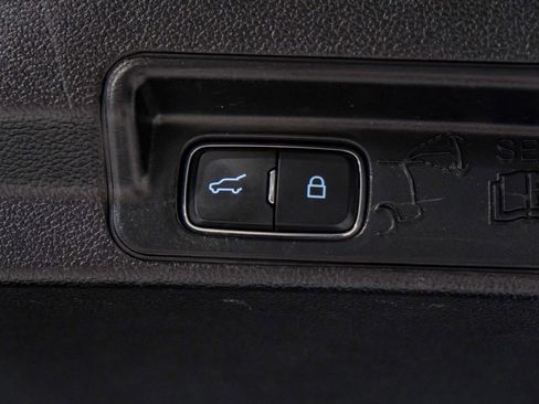 Used 2021 Ford Explorer XLT w/ Equipment Group 202A image 57