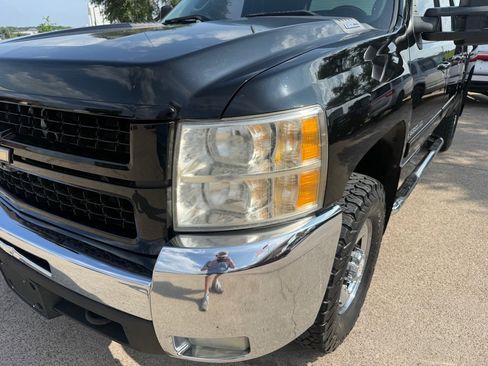 Used 2009 Chevrolet Silverado 2500 LT w/ Exterior Plus Package RWD image 14