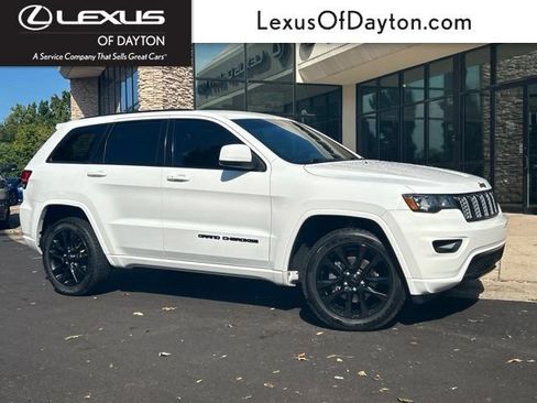 Used 2018 Jeep Grand Cherokee Altitude AWD/4WD image 1
