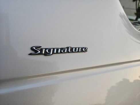 Used 2007 Lincoln Town Car Signature RWD image 23