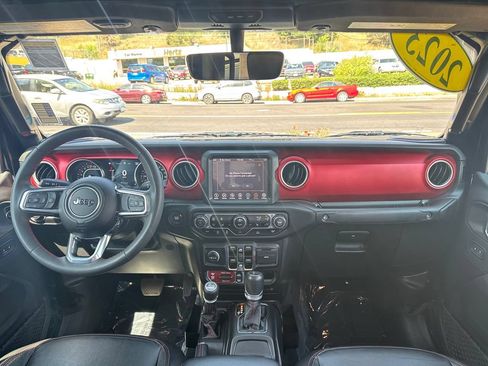Used 2023 Jeep Gladiator Rubicon w/ LED Lighting Group AWD/4WD image 20