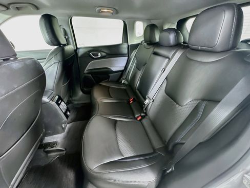 Used 2022 Jeep Compass Latitude FWD image 22