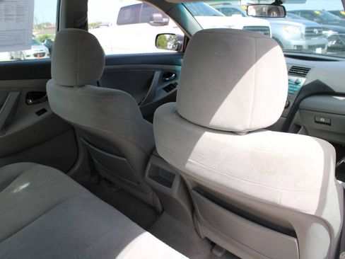 Used 2009 Toyota Camry LE FWD image 10