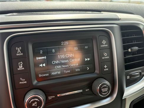 Used 2018 RAM 1500 Classic SLT AWD/4WD image 11