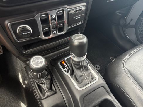 Used 2023 Jeep Wrangler Unlimited Sahara w/ Safety Group AWD/4WD image 23