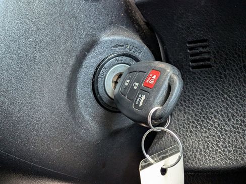 Used 2019 Toyota Corolla LE image 23