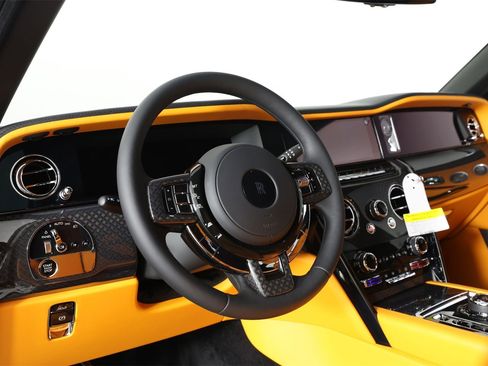 New 2026 Rolls-Royce Cullinan Black Badge image 4