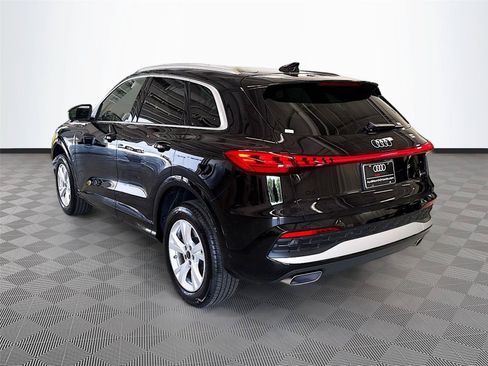 Certified 2025 Audi Q5 Premium w/ Convenience Package AWD/4WD image 5