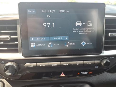 Used 2025 Hyundai Venue SEL FWD image 22