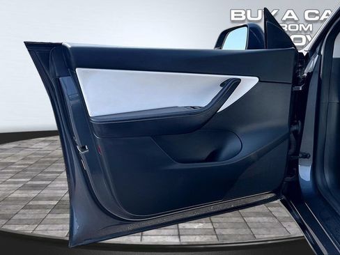 Used 2022 Tesla Model Y Performance AWD/4WD image 23