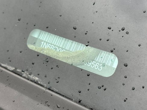 Used 2017 Nissan Frontier SV image 3