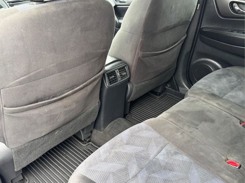 Used 2015 Nissan Rogue SV image 16