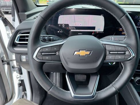Used 2026 Chevrolet Traverse LT w/ Driver Confidence Package FWD image 16
