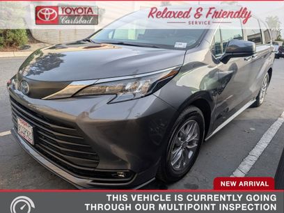 Used 2025 Toyota Sienna XLE