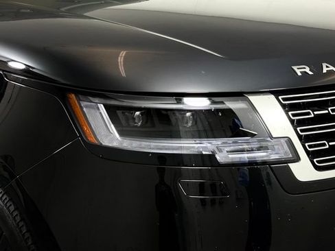 Used 2025 Land Rover Range Rover SE AWD/4WD image 15