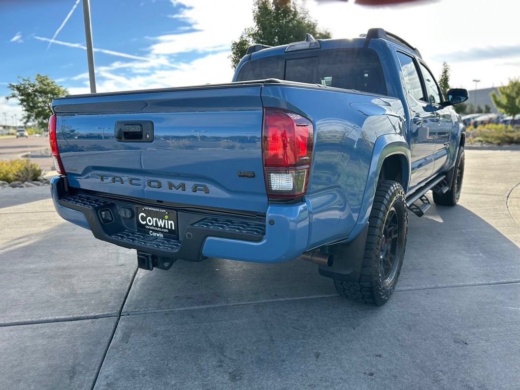 Used 2019 Toyota Tacoma TRD Sport AWD/4WD image 9