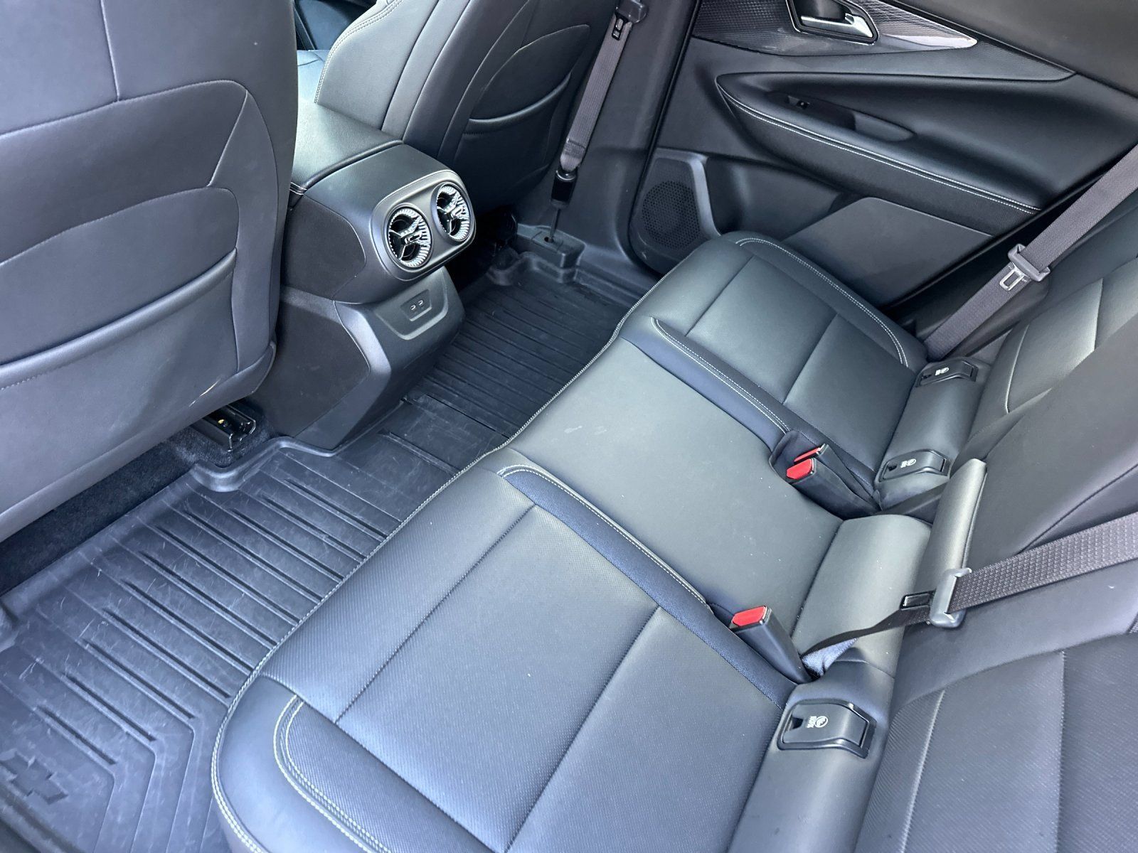 Used 2024 Chevrolet Blazer EV LT AWD/4WD image 11