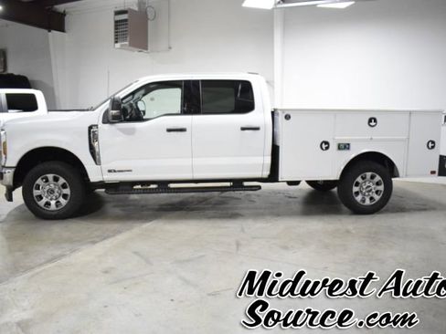 Used 2024 Ford F250 XLT image 2