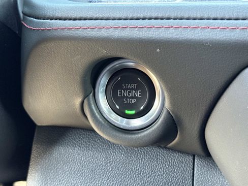 Used 2025 Chevrolet Suburban RST image 18