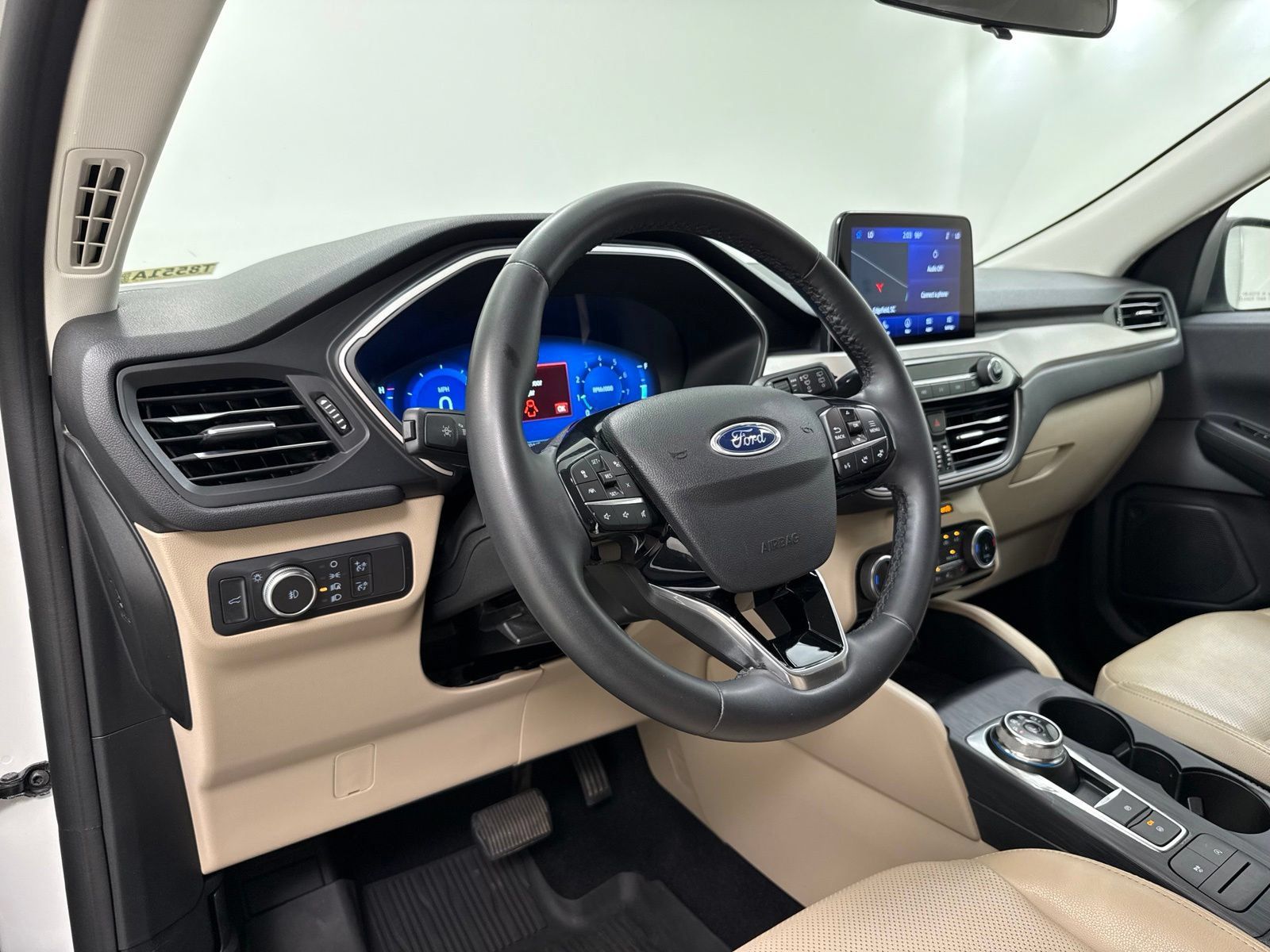 Used 2022 Ford Escape SEL w/ Technology Package FWD image 15