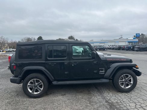 Used 2022 Jeep Wrangler Unlimited Sahara AWD/4WD image 1