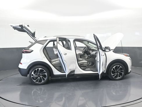 Used 2023 Chevrolet Bolt EUV Premier image 84