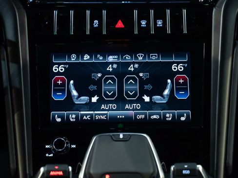 Used 2024 Lamborghini Urus S AWD/4WD image 32