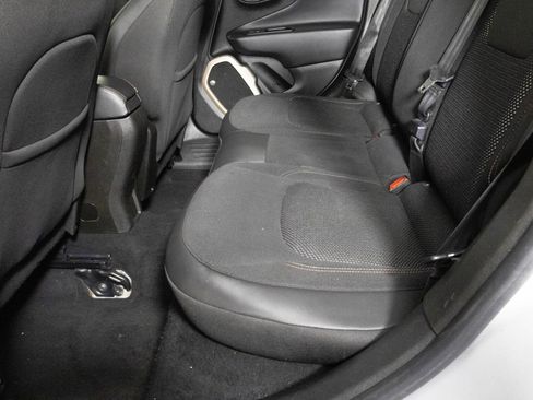 Used 2016 Jeep Renegade 75th Anniversary image 29