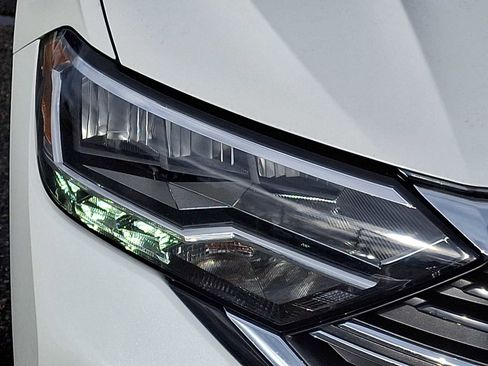 Certified 2023 Volkswagen Jetta SE w/ Panoramic Sunroof Package image 7