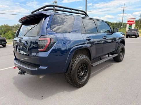 Used 2021 Toyota 4Runner SR5 AWD/4WD image 5