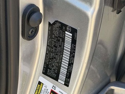 Used 2020 Toyota Camry SE image 25