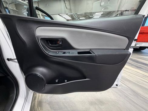 Used 2017 Toyota Yaris L FWD image 34