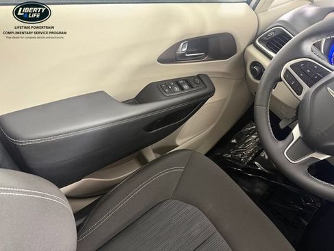 Used 2024 Chrysler Voyager LX FWD image 32