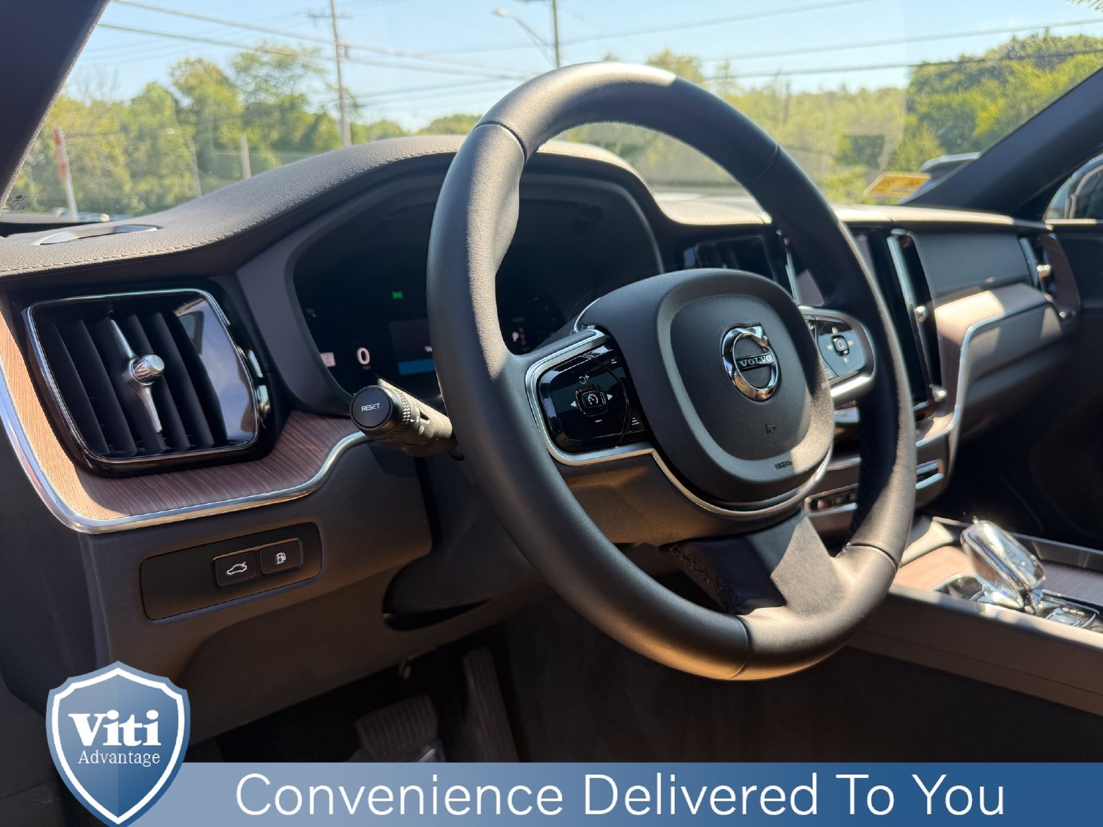 Used 2024 Volvo XC60 T8 Ultimate AWD/4WD image 17
